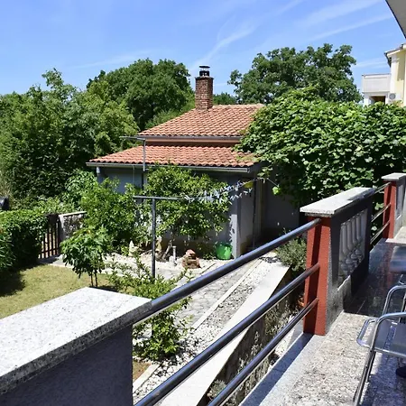 Dino Apartman *